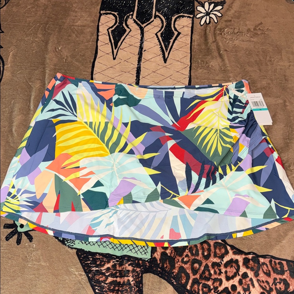 NWT Jantzen woman’s Multicolor Colorblock Swimsuit coverup Size 16